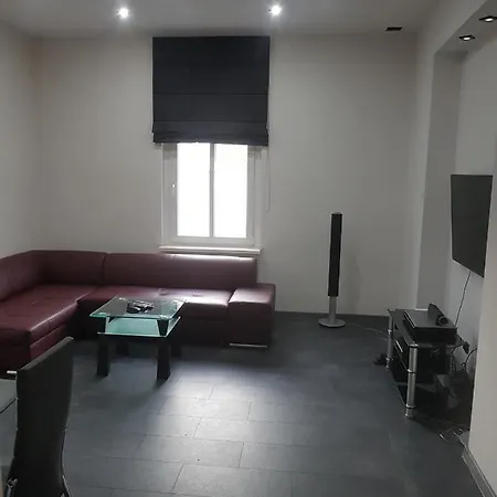 Sto Metrow Od Morza Svinoústí