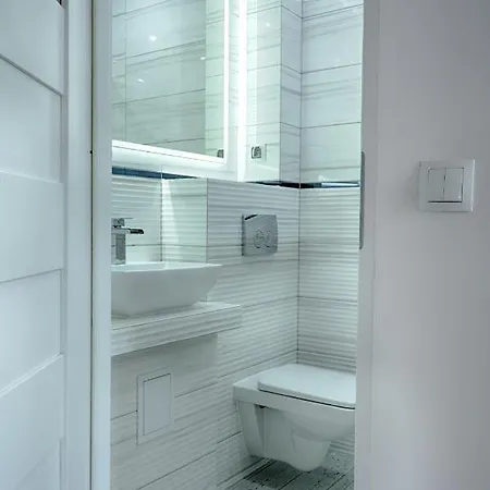 Sto Metrow Od Morza Svinoústí